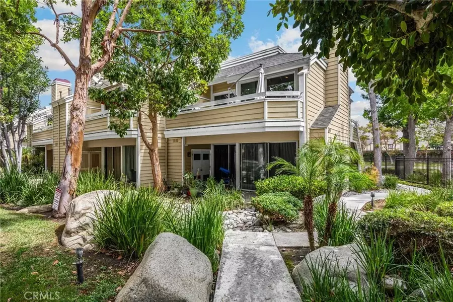 3690 S Bear St. #M-13, Santa Ana, CA 92704