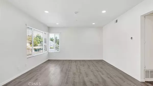 Irvine, CA 92614,64 Windjammer #32
