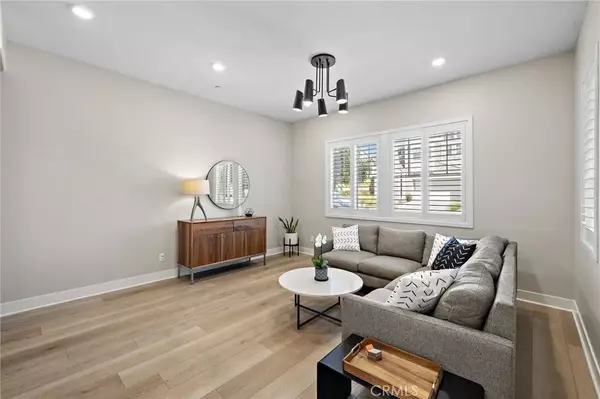 Irvine, CA 92618,163 Crossover