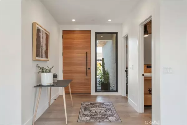 Newport Beach, CA 92660,1235 Santiago Dr