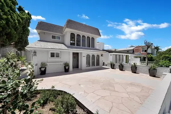 Corona Del Mar, CA 92625,608 Marguerite Avenue