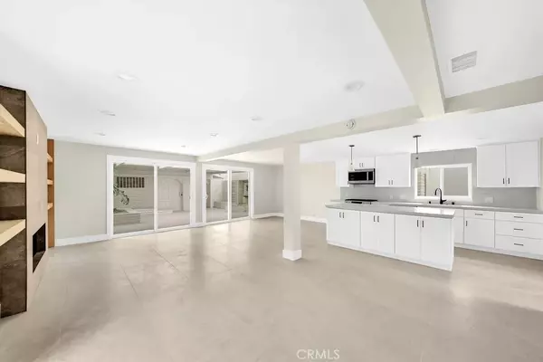 Corona Del Mar, CA 92625,608 Marguerite Avenue