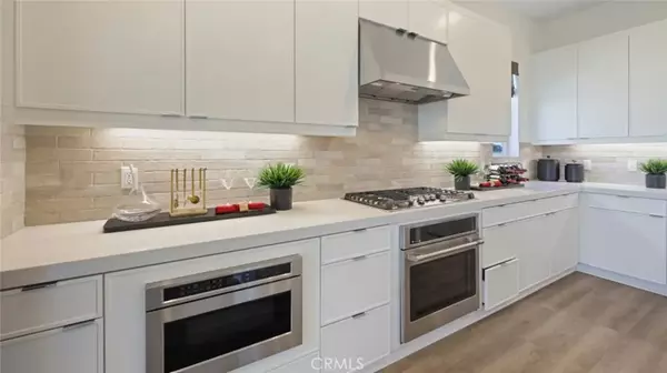 Irvine, CA 92618,58 Dudley