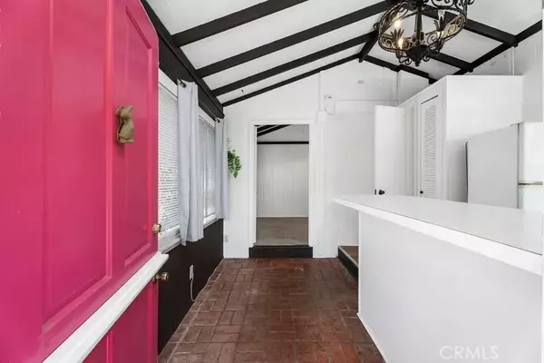 Laguna Beach, CA 92651,596 Oak Street