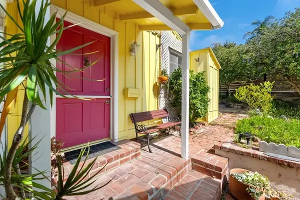 Laguna Beach, CA 92651,596 Oak Street