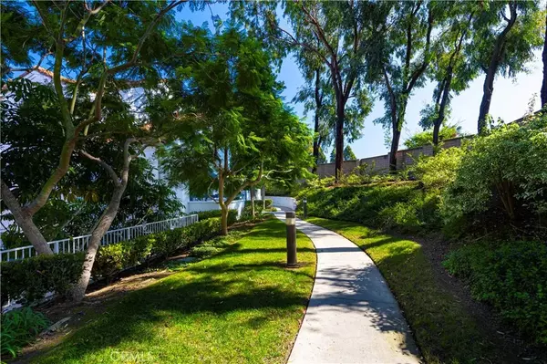 Huntington Beach, CA 92648,19561 Pompano #106