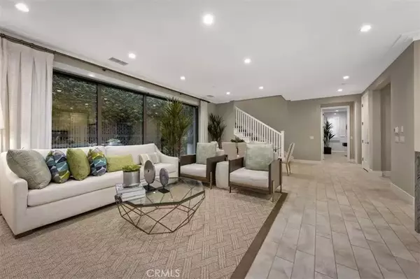 Irvine, CA 92602,166 Villa Ridge