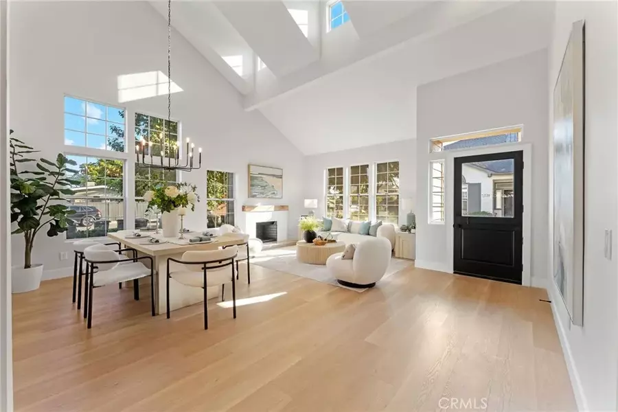 2041 Westminster Avenue, Costa Mesa, CA 92627