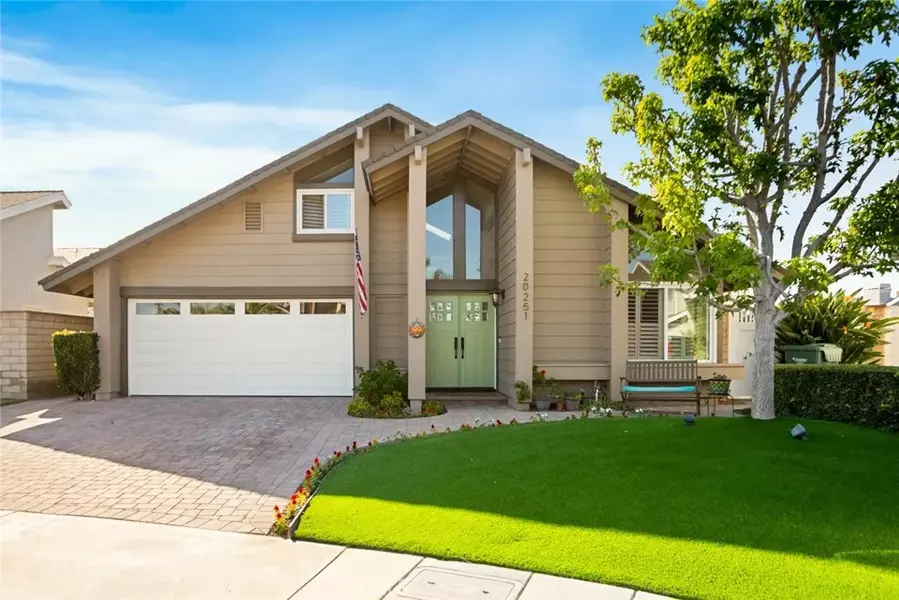 20251 Lighthouse Lane, Huntington Beach, CA 92646