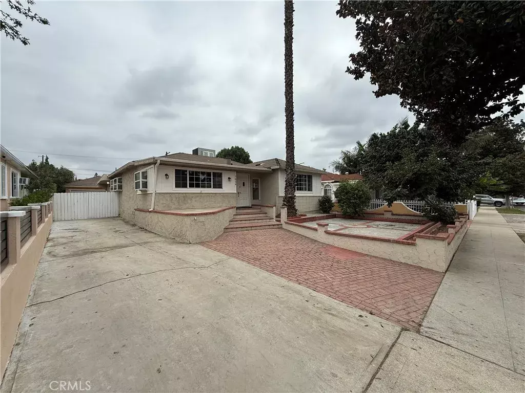 Van Nuys, CA 91405,7056 Natick Avenue