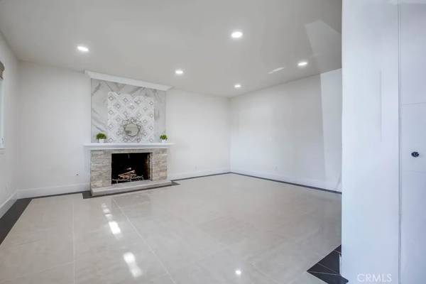 Costa Mesa, CA 92626,746 Hudson Avenue