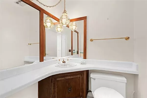 Newport Beach, CA 92660,1700 Port Margate Pl