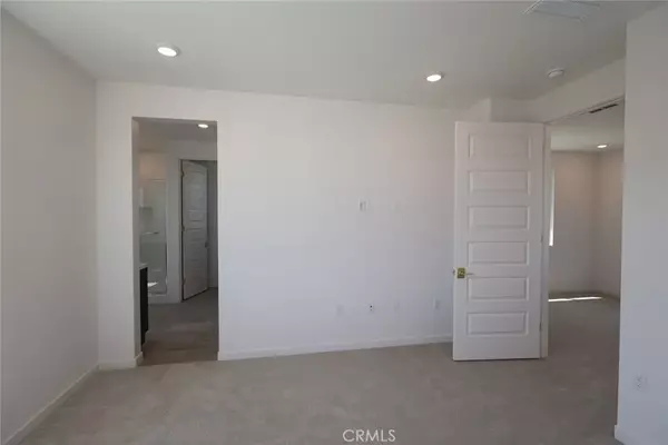 Valencia, CA 91381,27328 Bear Paw Lane