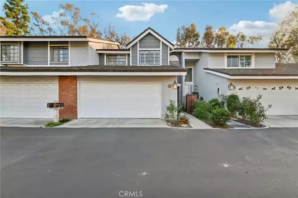 17 Weepingwood, Irvine, CA 92614