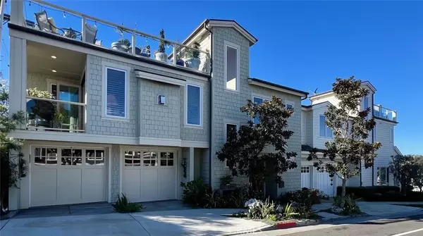 720 Poinsettia Ave, Corona Del Mar, CA 92625