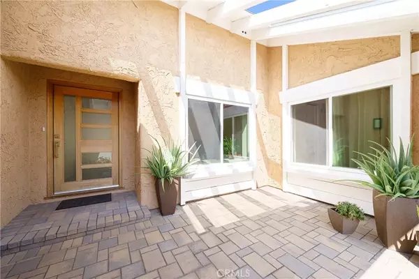 Mission Viejo, CA 92691,27301 Via Avila