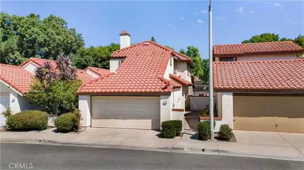 Irvine, CA 92620,3 Varesa