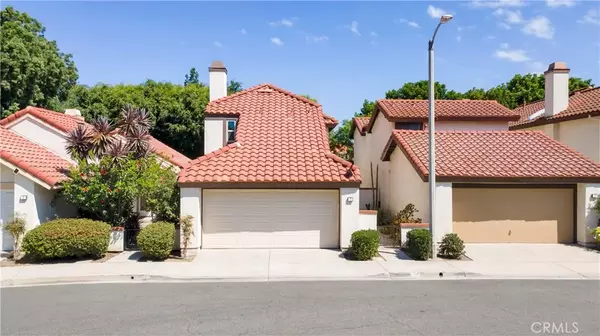 Irvine, CA 92620,3 Varesa