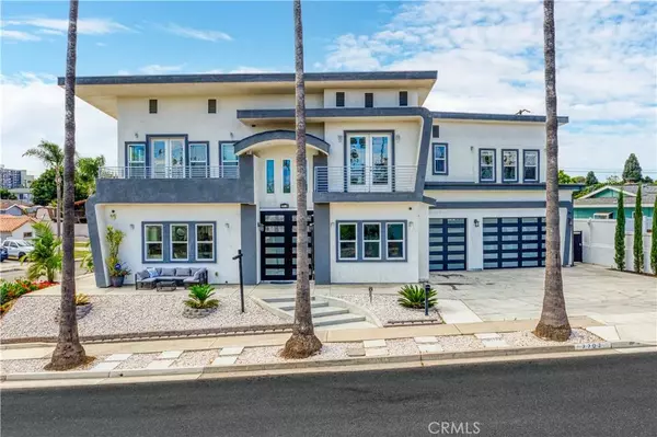 7702 Alberta, Huntington Beach, CA 92648