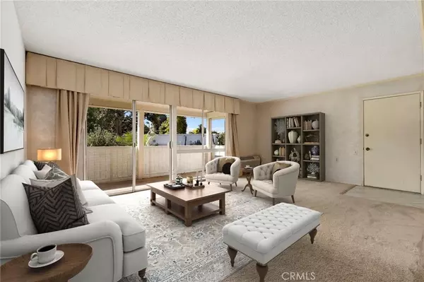 Laguna Woods, CA 92637,2285 Via Puerta #P