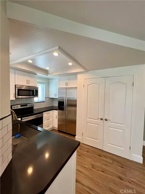 Irvine, CA 92614,11 Fallingstar