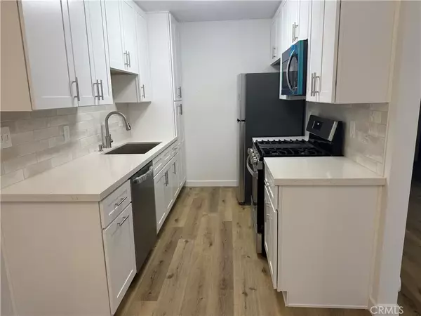 Huntington Beach, CA 92648,405 8th #B