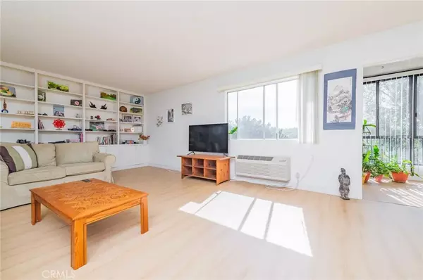 Laguna Woods, CA 92637,3244 San Amadeo #2C