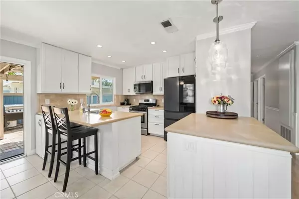 Irvine, CA 92614,30 Fox Hollow #67