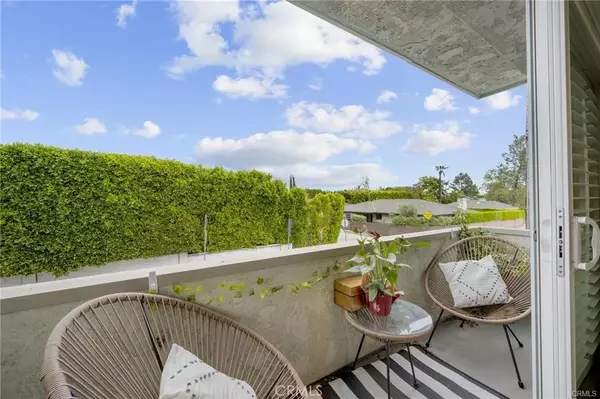 Bel Air, CA 90077,2345 Roscomare rd #306