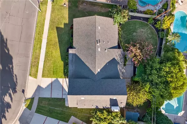 Tustin, CA 92780,17562 Laurie