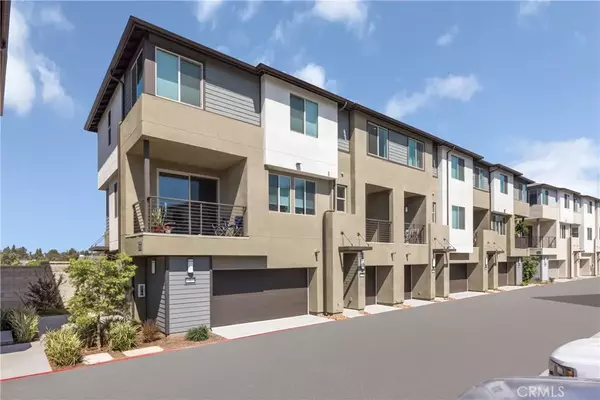 Placentia, CA 92870,1553 Lima Way #2