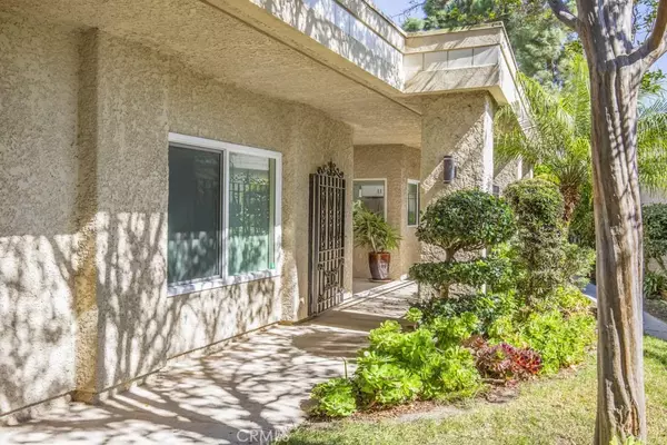 Laguna Woods, CA 92637,5582 Via Dicha #B