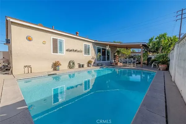 605 N La Reina, Anaheim, CA 92801