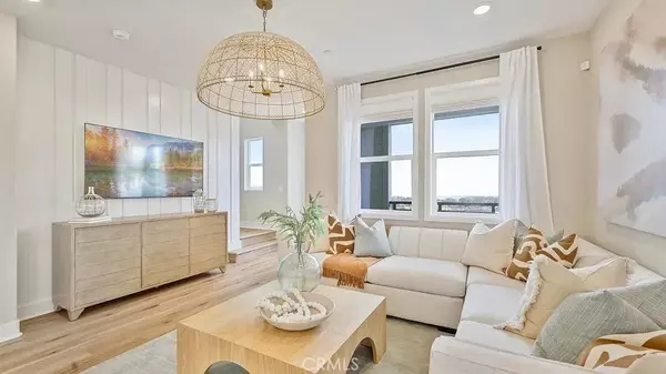 Valencia, CA 91381,27459 Sand Almond Way