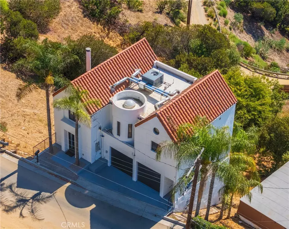 Los Angeles, CA 90065,1426 Killarney Avenue