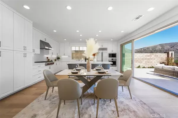 Irvine, CA 92602,107 Somera