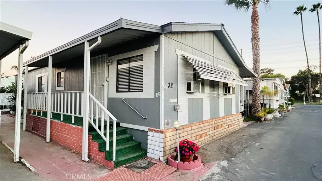 Santa Ana, CA 92703,3929 W 5th #32