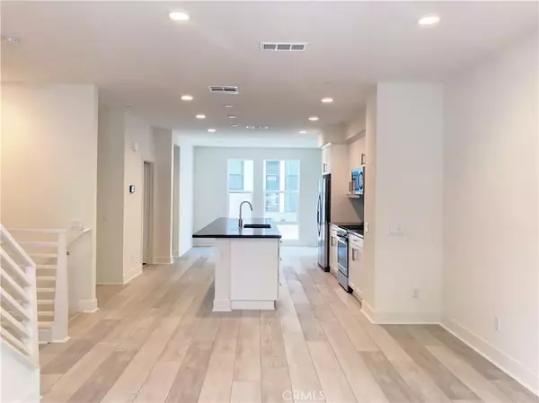 Costa Mesa, CA 92627,689 Doheny St