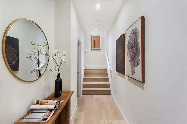 Irvine, CA 92618,50 Cienega