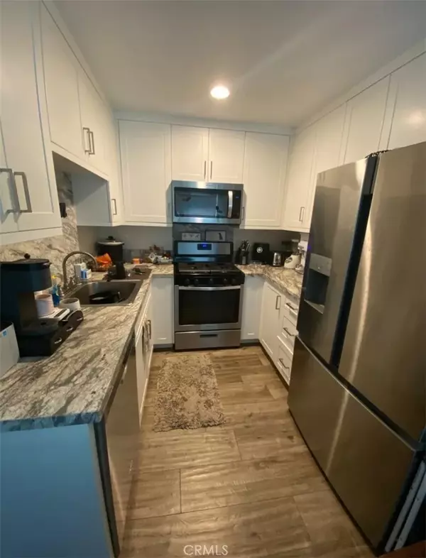 Huntington Beach, CA 92648,214 Springfield #C