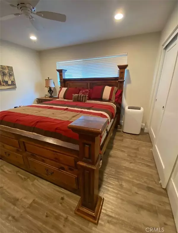 Huntington Beach, CA 92648,214 Springfield #C