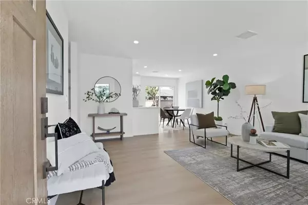 Huntington Beach, CA 92647,15062 Baylor