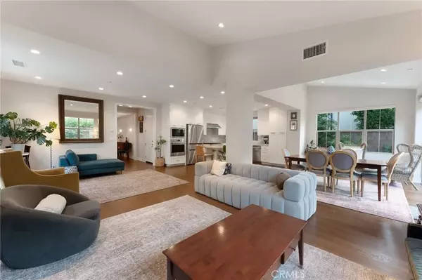 Irvine, CA 92620,117 Reflection