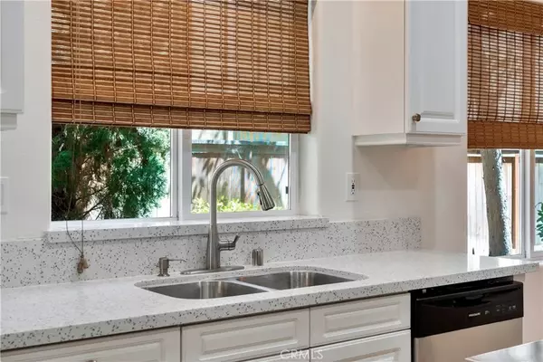 Ladera Ranch, CA 92694,5 Flowerdale
