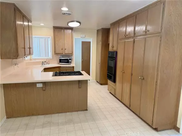 Anaheim, CA 92804,3123 W Teranimar