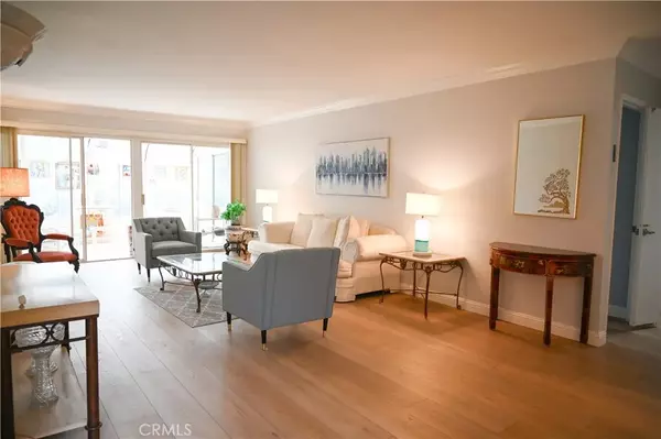 Laguna Woods, CA 92637,3296 San Amadeo