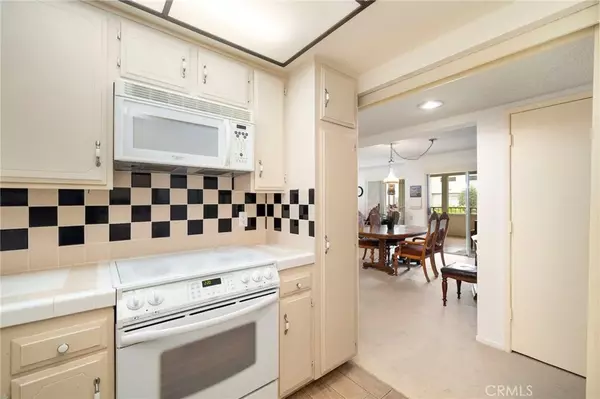 Laguna Woods, CA 92637,3241 San Amadeo #1E