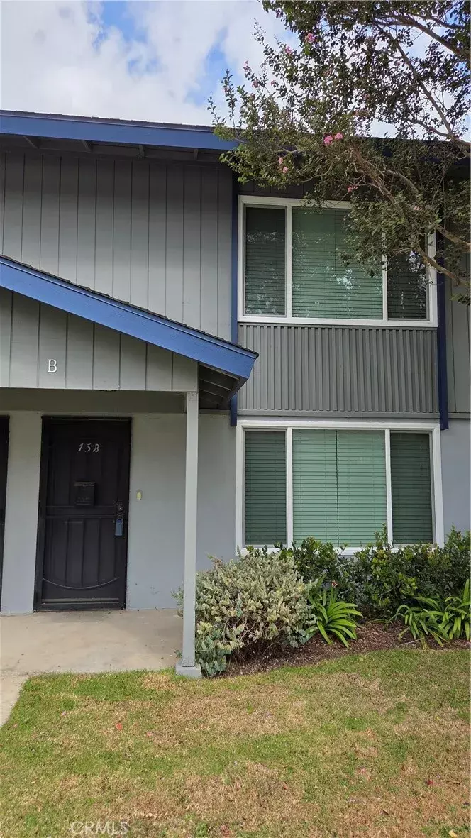 Santa Ana, CA 92706,1107 W Memory Lane #15B