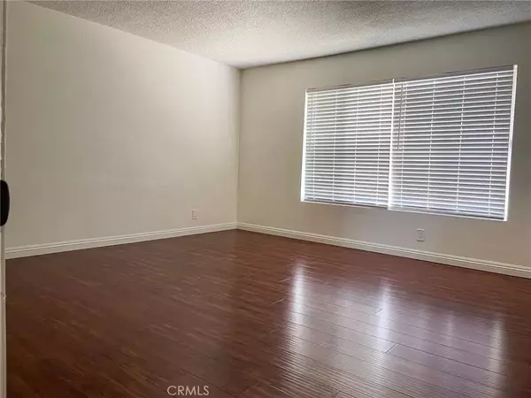 Santa Ana, CA 92706,1107 W Memory Lane #15B
