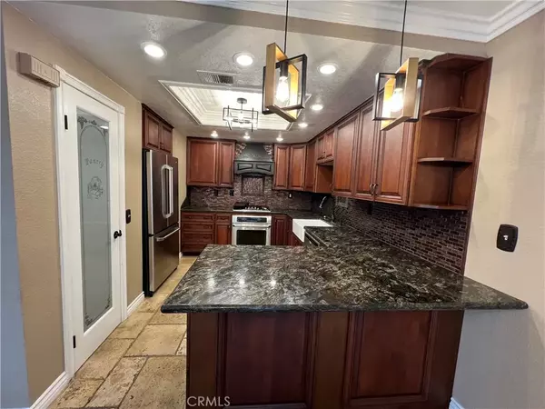 Lake Forest, CA 92630,21165 Gladiolos